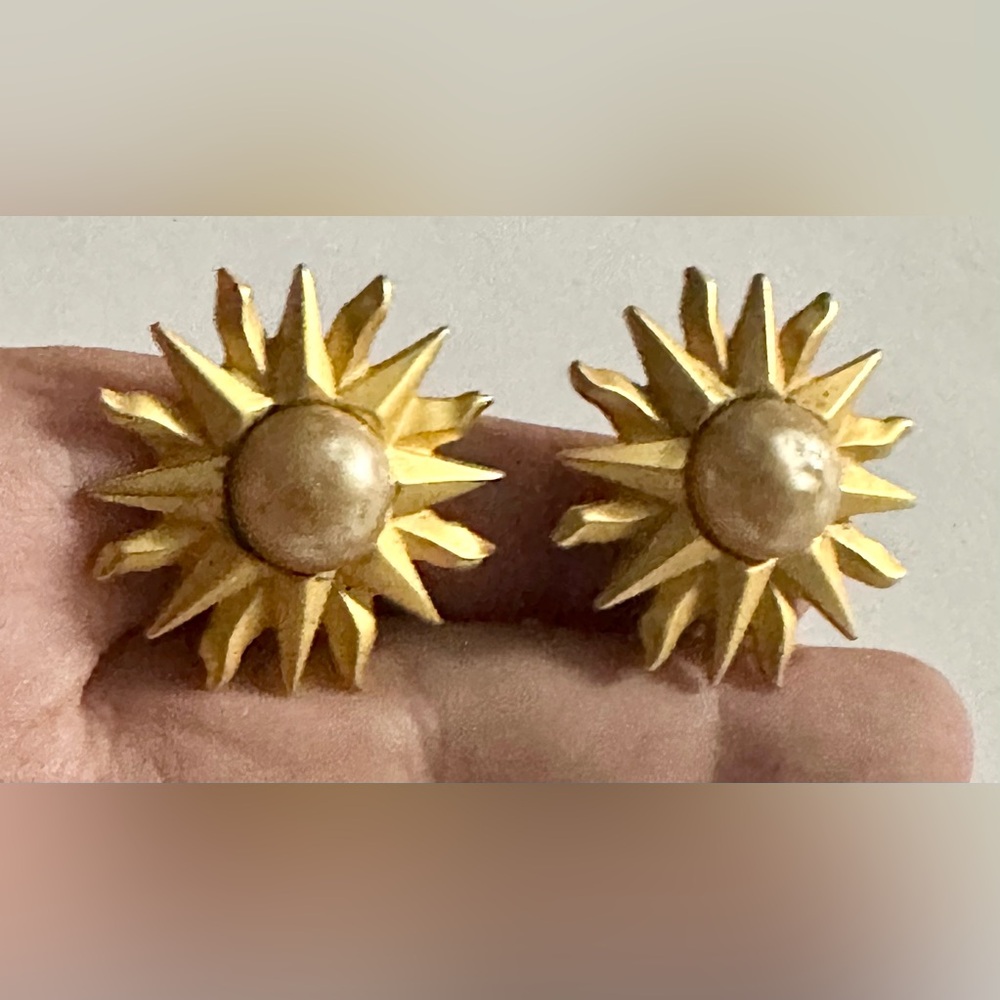 RARE SIGNED KL Vintage Karl Lagerfeld/Chanel Designer SUN Starburst Earrings
